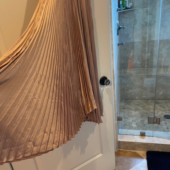 NWOT A.L.C. Renzo Pleated Midi Dress in Beige Size 4 - Picture 9 of 16